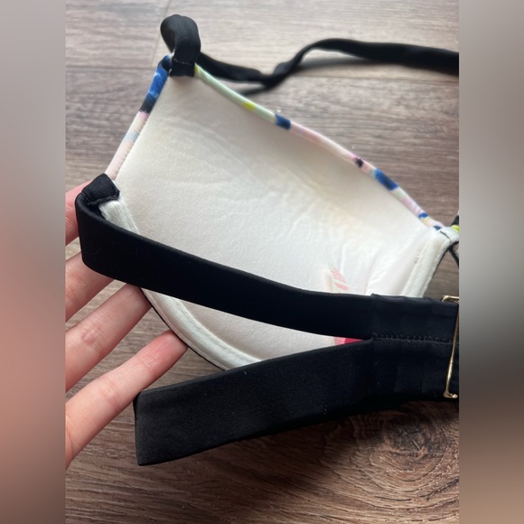 Victoria’s Secret Banded Hottie Halter Bikini Top - Picture 10 of 10